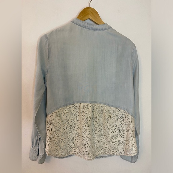Holding Horses Tencel Chambray Lace Back Boho Top - Picture 2 of 12